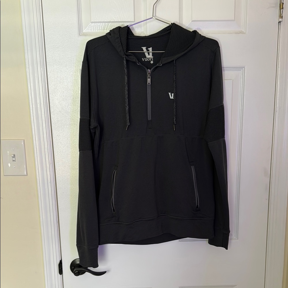 Vuori Black Quarter Zip Up Sweater Versatile Performance - Small - Charcoal Grey